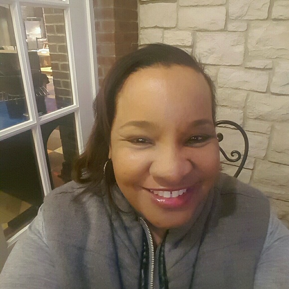 Meet your Posher, Deandrea - Picture 1 of 1